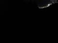 23 : 00
