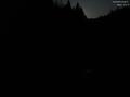 23 : 00