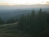 19 : 44