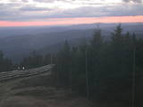 19 : 44