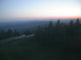 22 : 00