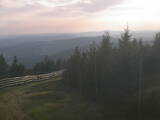 19 : 04