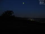 03 : 32