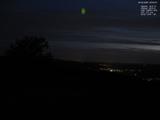 22 : 04