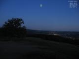 03 : 32