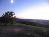 22 : 04