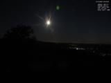 23 : 00
