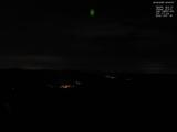 22 : 00