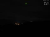 06 : 00