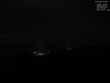 22 : 00