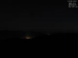 03 : 32