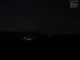 22 : 00