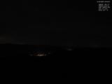 23 : 04