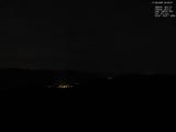 03 : 32