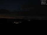 22 : 00