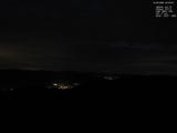 22 : 00