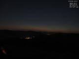 23 : 04