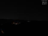 22 : 00