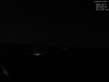 03 : 32