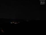 22 : 00