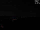 23 : 04