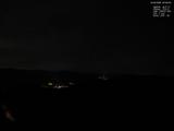 22 : 00