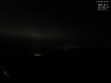 03 : 32