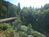 12 : 00