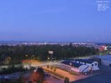 04 : 48