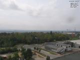 12 : 00