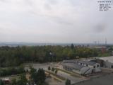12 : 04
