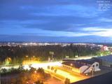 19 : 44