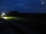 22 : 00