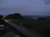 07 : 04