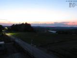 22 : 00