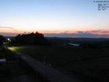 22 : 04