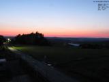 22 : 04