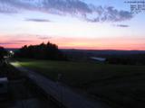22 : 04