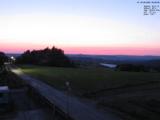 22 : 00
