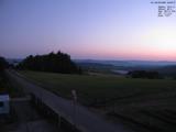 04 : 00