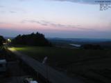22 : 00