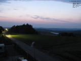 22 : 04