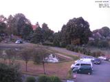 06 : 00