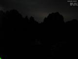 23 : 08