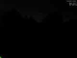 21 : 04