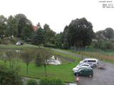 09 : 00
