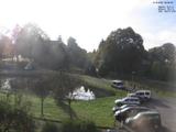 09 : 36