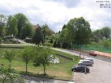 11 : 52