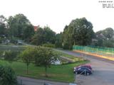 06 : 00