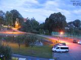 19 : 44
